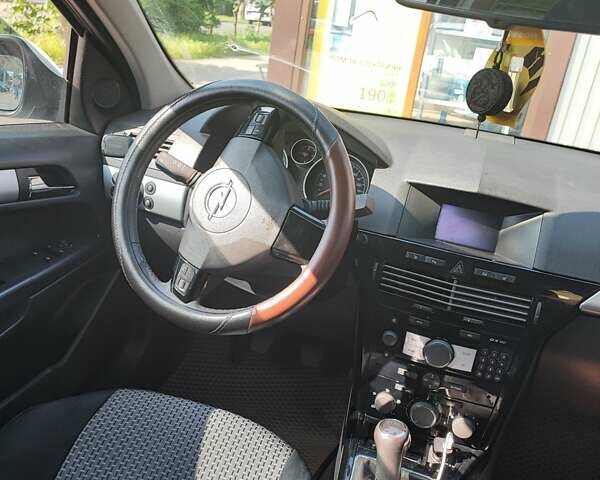 Белый Опель Астра, объемом двигателя 1.69 л и пробегом 320 тыс. км за 5800 $, фото 14 на Automoto.ua