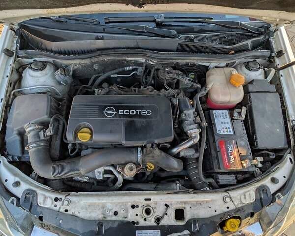 Белый Опель Астра, объемом двигателя 1.7 л и пробегом 275 тыс. км за 5500 $, фото 17 на Automoto.ua