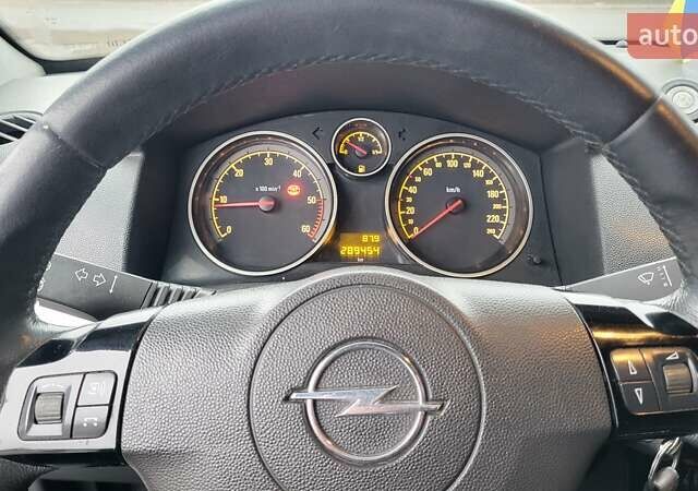 Білий Опель Астра, об'ємом двигуна 1.69 л та пробігом 280 тис. км за 5300 $, фото 34 на Automoto.ua