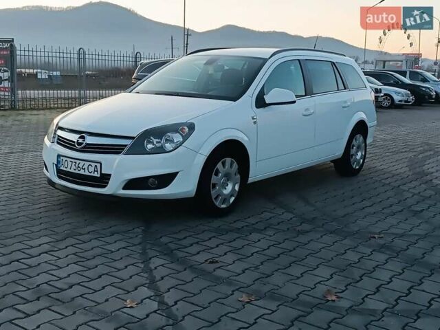 Белый Опель Астра, объемом двигателя 1.7 л и пробегом 245 тыс. км за 5600 $, фото 6 на Automoto.ua