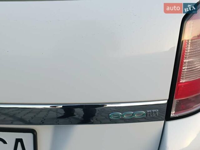 Белый Опель Астра, объемом двигателя 1.7 л и пробегом 245 тыс. км за 5600 $, фото 10 на Automoto.ua