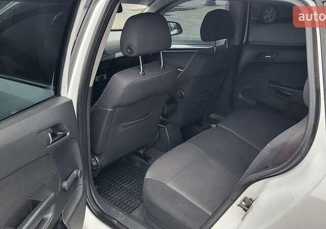 Білий Опель Астра, об'ємом двигуна 1.69 л та пробігом 280 тис. км за 5300 $, фото 45 на Automoto.ua