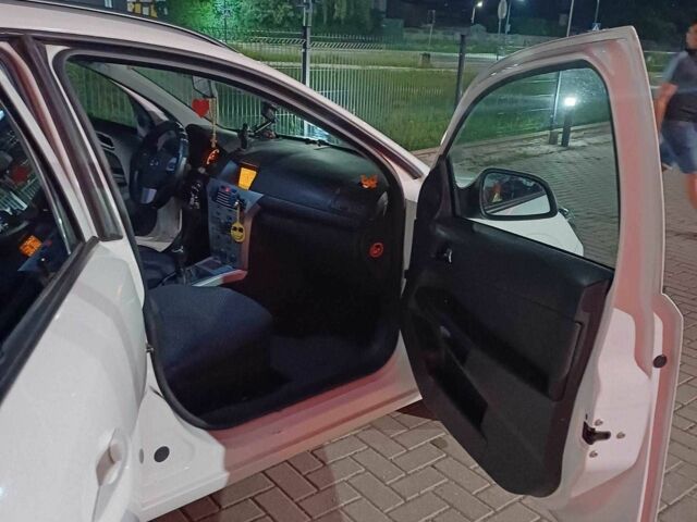 Білий Опель Астра, об'ємом двигуна 1.7 л та пробігом 270 тис. км за 6500 $, фото 4 на Automoto.ua