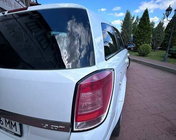 Білий Опель Астра, об'ємом двигуна 1.9 л та пробігом 241 тис. км за 5500 $, фото 4 на Automoto.ua