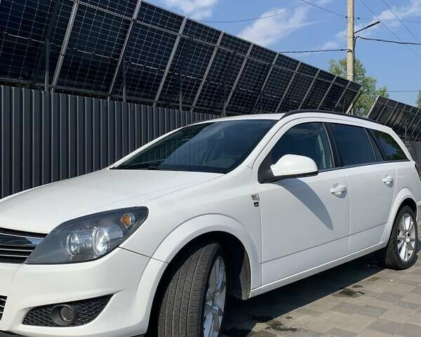 Опель Астра 2010 у Павлограде на Automoto.ua Білий Опель Астра, об'ємом двигуна 1.69 л та пробігом 240 тис. км за 6600 $, фото 4 на Automoto.ua