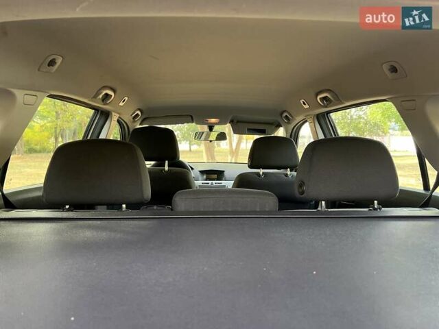 Опель Астра 2010 в Нежине на Automoto.ua Белый Опель Астра, объемом двигателя 1.6 л и пробегом 209 тыс. км за 6100 $, фото 42 на Automoto.ua