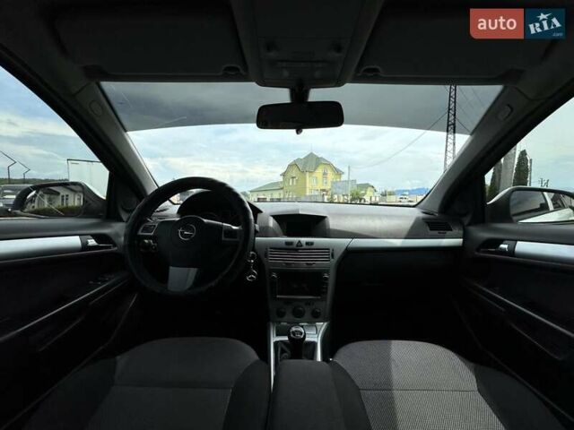 Белый Опель Астра, объемом двигателя 1.69 л и пробегом 267 тыс. км за 6000 $, фото 16 на Automoto.ua