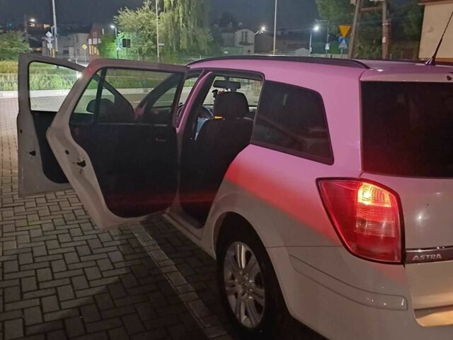 Белый Опель Астра, объемом двигателя 0 л и пробегом 3 тыс. км за 6500 $, фото 4 на Automoto.ua