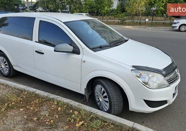 Белый Опель Астра, объемом двигателя 1.25 л и пробегом 236 тыс. км за 2900 $, фото 1 на Automoto.ua