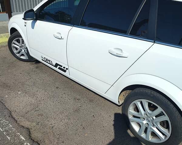 Белый Опель Астра, объемом двигателя 1.69 л и пробегом 320 тыс. км за 5800 $, фото 17 на Automoto.ua