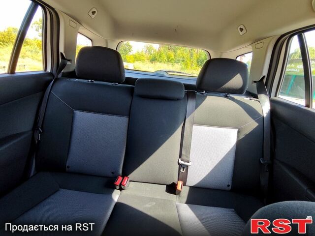 Опель Астра 2010 в Харькове на Automoto.ua Белый Опель Астра, объемом двигателя 1.6 л и пробегом 223 тыс. км за 6000 $, фото 6 на Automoto.ua