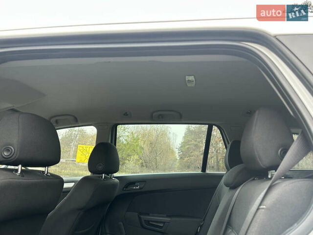 Белый Опель Астра, объемом двигателя 1.6 л и пробегом 223 тыс. км за 6199 $, фото 13 на Automoto.ua