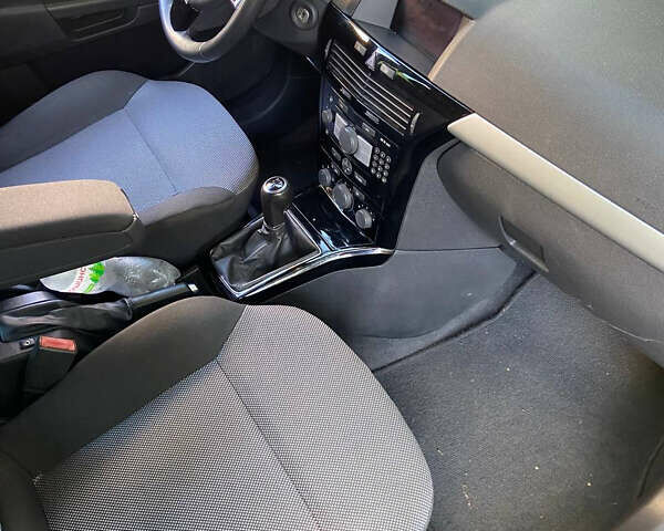 Білий Опель Астра, об'ємом двигуна 1.6 л та пробігом 283 тис. км за 5000 $, фото 15 на Automoto.ua