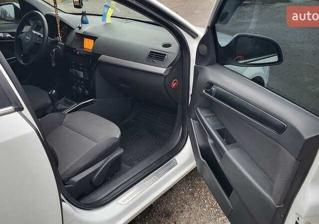 Білий Опель Астра, об'ємом двигуна 1.69 л та пробігом 280 тис. км за 5300 $, фото 42 на Automoto.ua