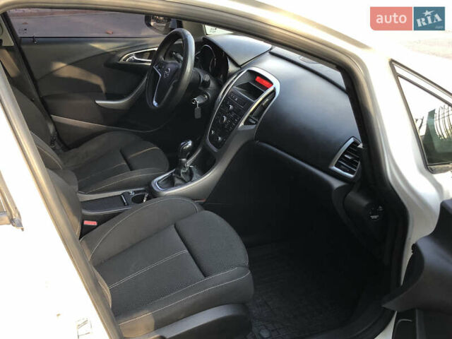 Белый Опель Астра, объемом двигателя 1.25 л и пробегом 321 тыс. км за 7499 $, фото 7 на Automoto.ua