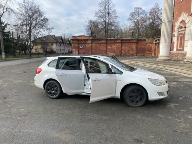 Белый Опель Астра, объемом двигателя 1.7 л и пробегом 330 тыс. км за 6700 $, фото 1 на Automoto.ua