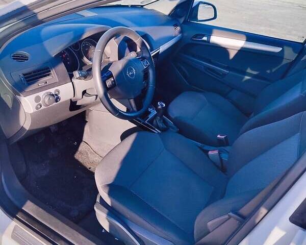 Белый Опель Астра, объемом двигателя 1.6 л и пробегом 199 тыс. км за 5350 $, фото 20 на Automoto.ua