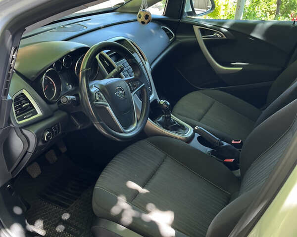 Белый Опель Астра, объемом двигателя 1.69 л и пробегом 289 тыс. км за 6800 $, фото 8 на Automoto.ua