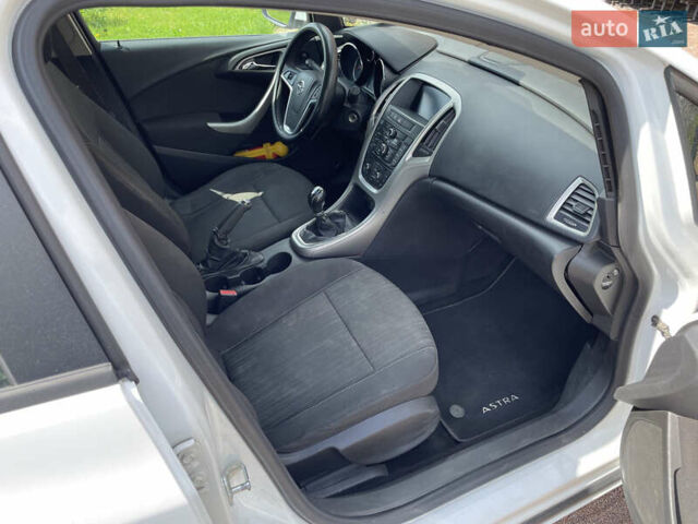 Белый Опель Астра, объемом двигателя 1.25 л и пробегом 366 тыс. км за 4700 $, фото 10 на Automoto.ua