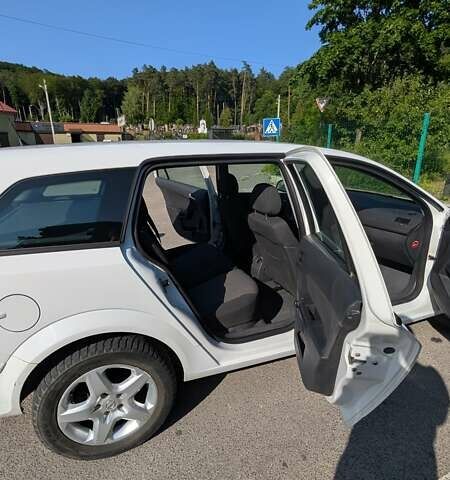 Білий Опель Астра, об'ємом двигуна 1.69 л та пробігом 268 тис. км за 5800 $, фото 3 на Automoto.ua