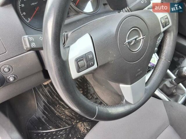 Белый Опель Астра, объемом двигателя 1.6 л и пробегом 167 тыс. км за 6999 $, фото 14 на Automoto.ua