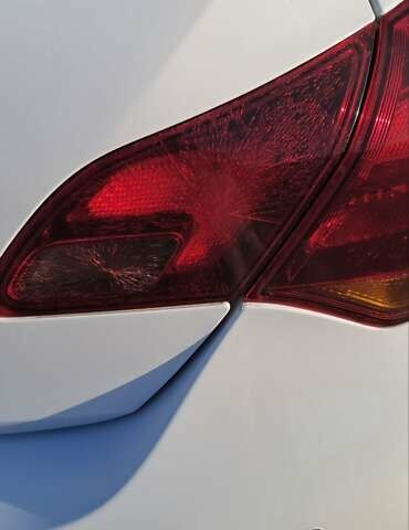 Белый Опель Астра, объемом двигателя 1.69 л и пробегом 261 тыс. км за 7500 $, фото 13 на Automoto.ua