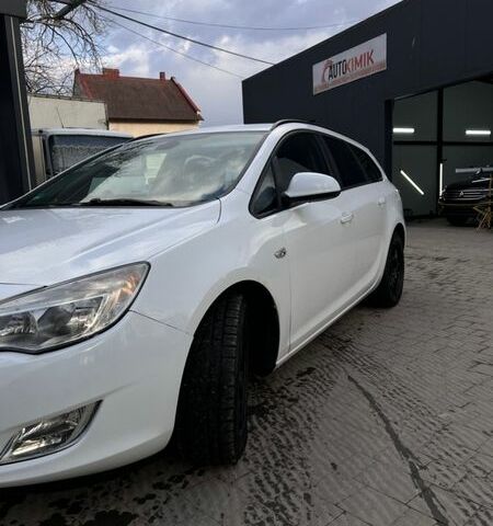 Белый Опель Астра, объемом двигателя 1.69 л и пробегом 267 тыс. км за 5650 $, фото 7 на Automoto.ua