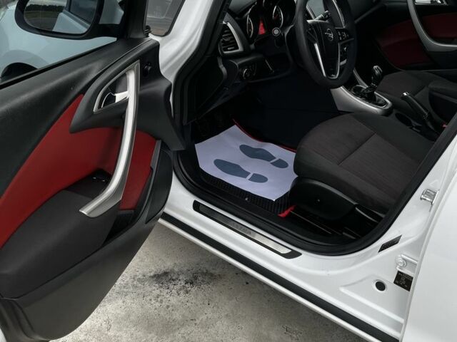 Опель Астра 2011 у Ковель на Automoto.ua Білий Опель Астра, об'ємом двигуна 1.7 л та пробігом 257 тис. км за 7299 $, фото 13 на Automoto.ua