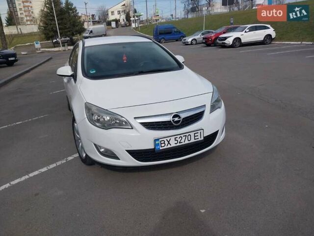 Белый Опель Астра, объемом двигателя 1.69 л и пробегом 228 тыс. км за 6999 $, фото 2 на Automoto.ua
