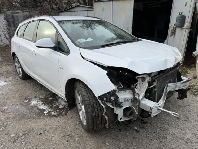 Белый Опель Астра, объемом двигателя 1.7 л и пробегом 220 тыс. км за 2999 $, фото 5 на Automoto.ua