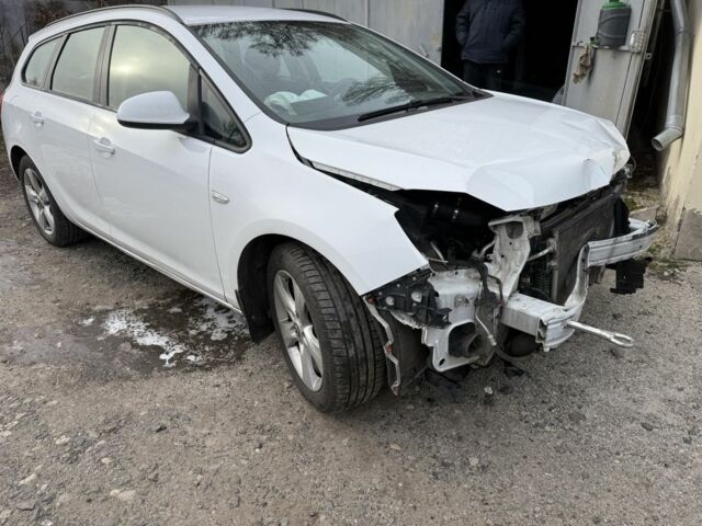 Белый Опель Астра, объемом двигателя 1.7 л и пробегом 220 тыс. км за 2999 $, фото 6 на Automoto.ua