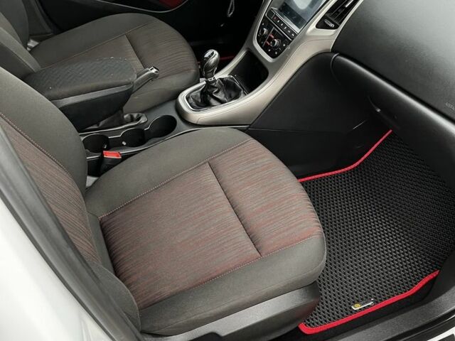 Опель Астра 2011 у Ковель на Automoto.ua Білий Опель Астра, об'ємом двигуна 1.7 л та пробігом 257 тис. км за 7299 $, фото 8 на Automoto.ua