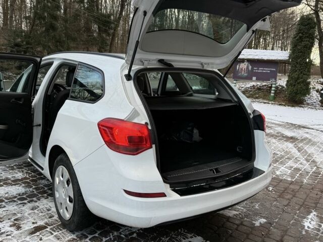 Белый Опель Астра, объемом двигателя 1.2 л и пробегом 372 тыс. км за 4600 $, фото 10 на Automoto.ua