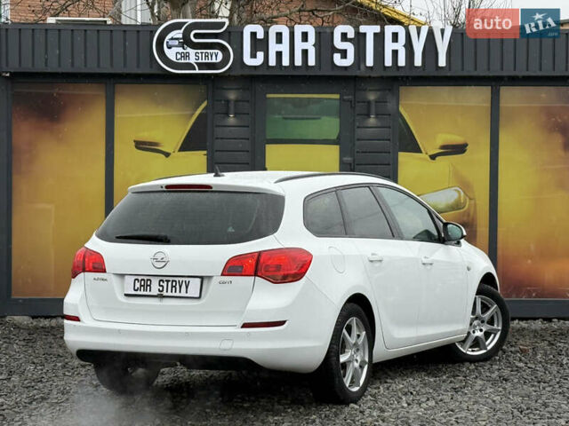 Белый Опель Астра, объемом двигателя 1.7 л и пробегом 300 тыс. км за 6999 $, фото 1 на Automoto.ua