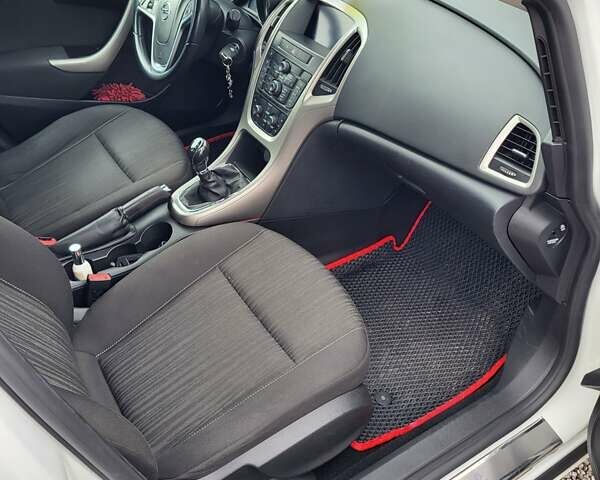 Білий Опель Астра, об'ємом двигуна 1.7 л та пробігом 281 тис. км за 7000 $, фото 6 на Automoto.ua