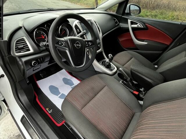 Опель Астра 2011 у Ковель на Automoto.ua Білий Опель Астра, об'ємом двигуна 1.7 л та пробігом 257 тис. км за 7299 $, фото 4 на Automoto.ua