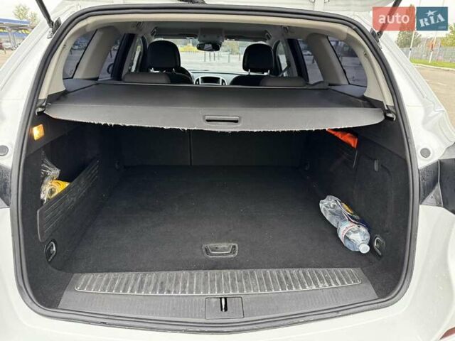 Белый Опель Астра, объемом двигателя 1.7 л и пробегом 235 тыс. км за 7500 $, фото 9 на Automoto.ua