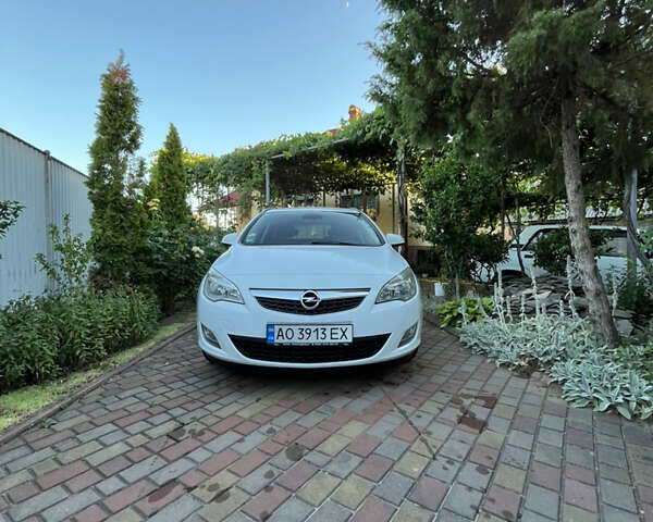 Белый Опель Астра, объемом двигателя 1.69 л и пробегом 289 тыс. км за 6800 $, фото 1 на Automoto.ua