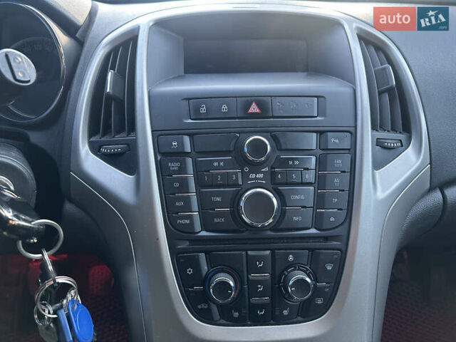 Белый Опель Астра, объемом двигателя 1.69 л и пробегом 315 тыс. км за 5600 $, фото 8 на Automoto.ua