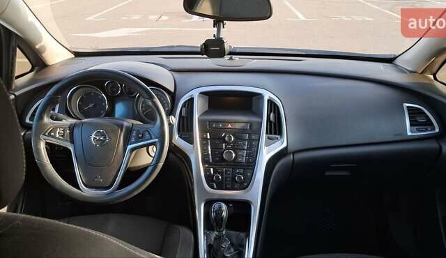 Белый Опель Астра, объемом двигателя 1.69 л и пробегом 261 тыс. км за 7500 $, фото 7 на Automoto.ua