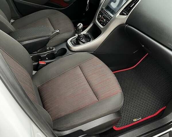 Опель Астра 2011 у Ковель на Automoto.ua Білий Опель Астра, об'ємом двигуна 1.7 л та пробігом 257 тис. км за 7299 $, фото 7 на Automoto.ua