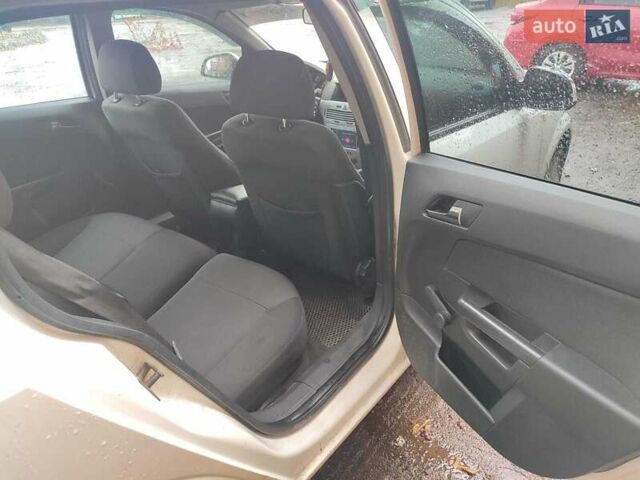 Опель Астра 2011 в Тульчине на Automoto.ua Белый Опель Астра, объемом двигателя 1.69 л и пробегом 281 тыс. км за 5800 $, фото 21 на Automoto.ua