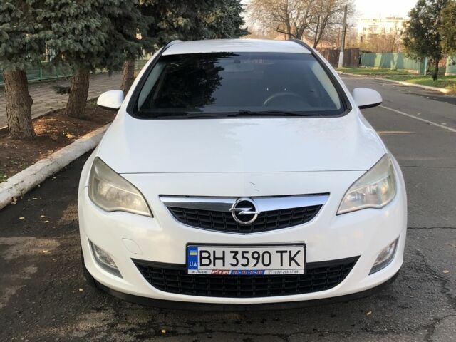Білий Опель Астра, об'ємом двигуна 1.2 л та пробігом 299 тис. км за 7499 $, фото 1 на Automoto.ua