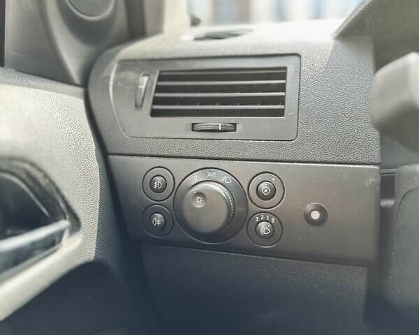 Белый Опель Астра, объемом двигателя 1.7 л и пробегом 211 тыс. км за 6200 $, фото 13 на Automoto.ua