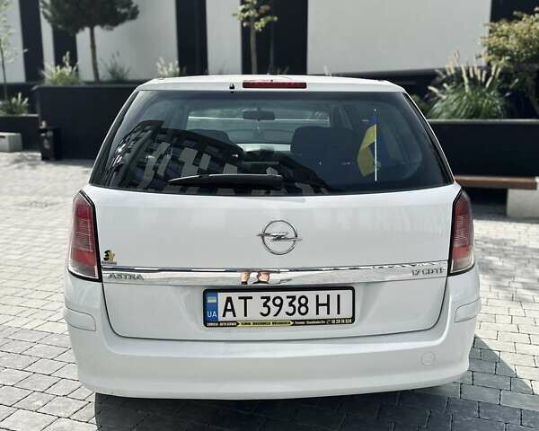Белый Опель Астра, объемом двигателя 1.7 л и пробегом 211 тыс. км за 6200 $, фото 5 на Automoto.ua