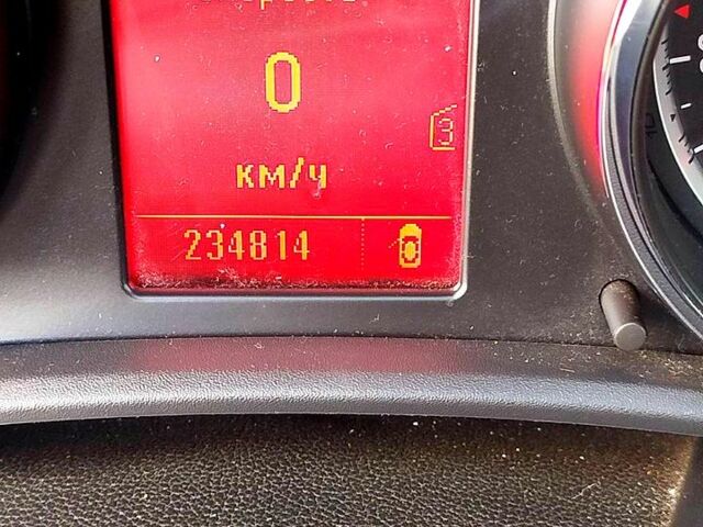 Опель Астра 2011 в Харькове на Automoto.ua Белый Опель Астра, объемом двигателя 1.7 л и пробегом 235 тыс. км за 7000 $, фото 11 на Automoto.ua