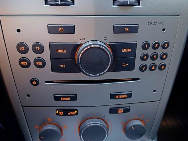 Білий Опель Астра, об'ємом двигуна 1.6 л та пробігом 197 тис. км за 6200 $, фото 9 на Automoto.ua