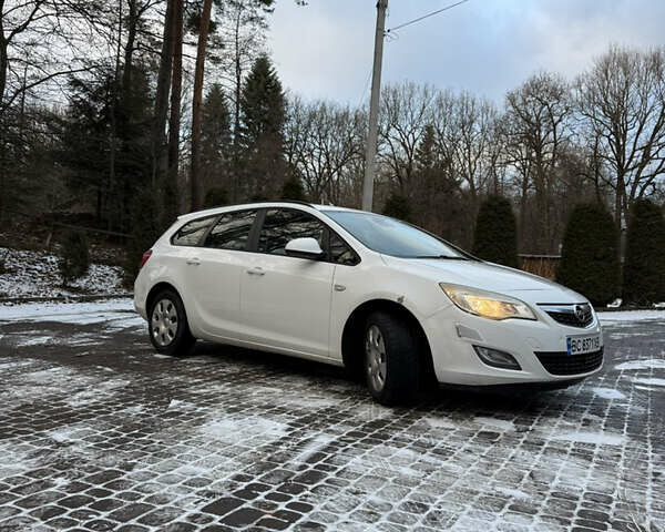 Белый Опель Астра, объемом двигателя 1.3 л и пробегом 372 тыс. км за 5200 $, фото 1 на Automoto.ua