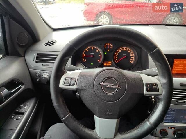 Опель Астра 2011 в Тульчине на Automoto.ua Белый Опель Астра, объемом двигателя 1.69 л и пробегом 281 тыс. км за 5800 $, фото 11 на Automoto.ua