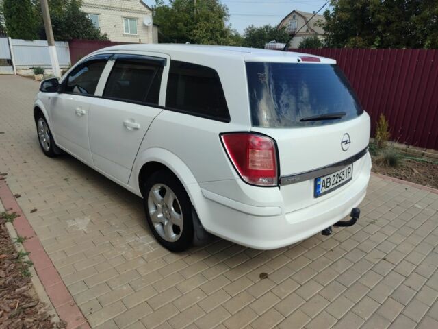 Белый Опель Астра, объемом двигателя 1.7 л и пробегом 280 тыс. км за 5800 $, фото 6 на Automoto.ua